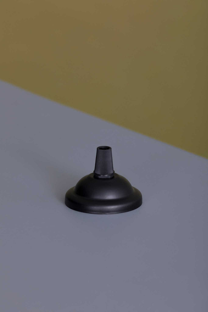 plafondkapje klein metaal zwart