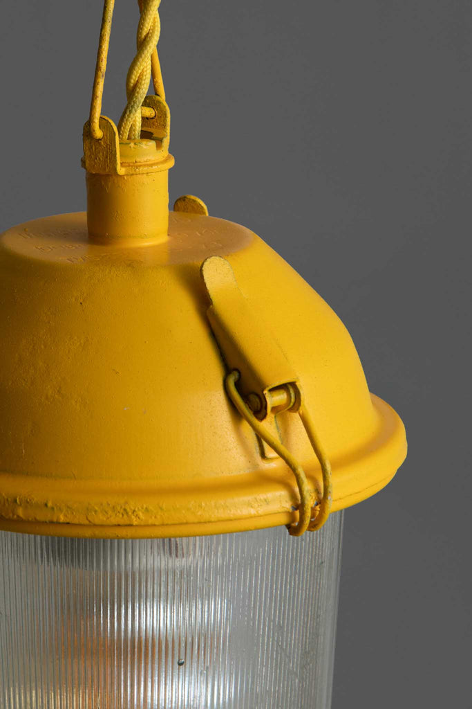 strella gepantsterde lamp geel e27 fitting bovenkant detail